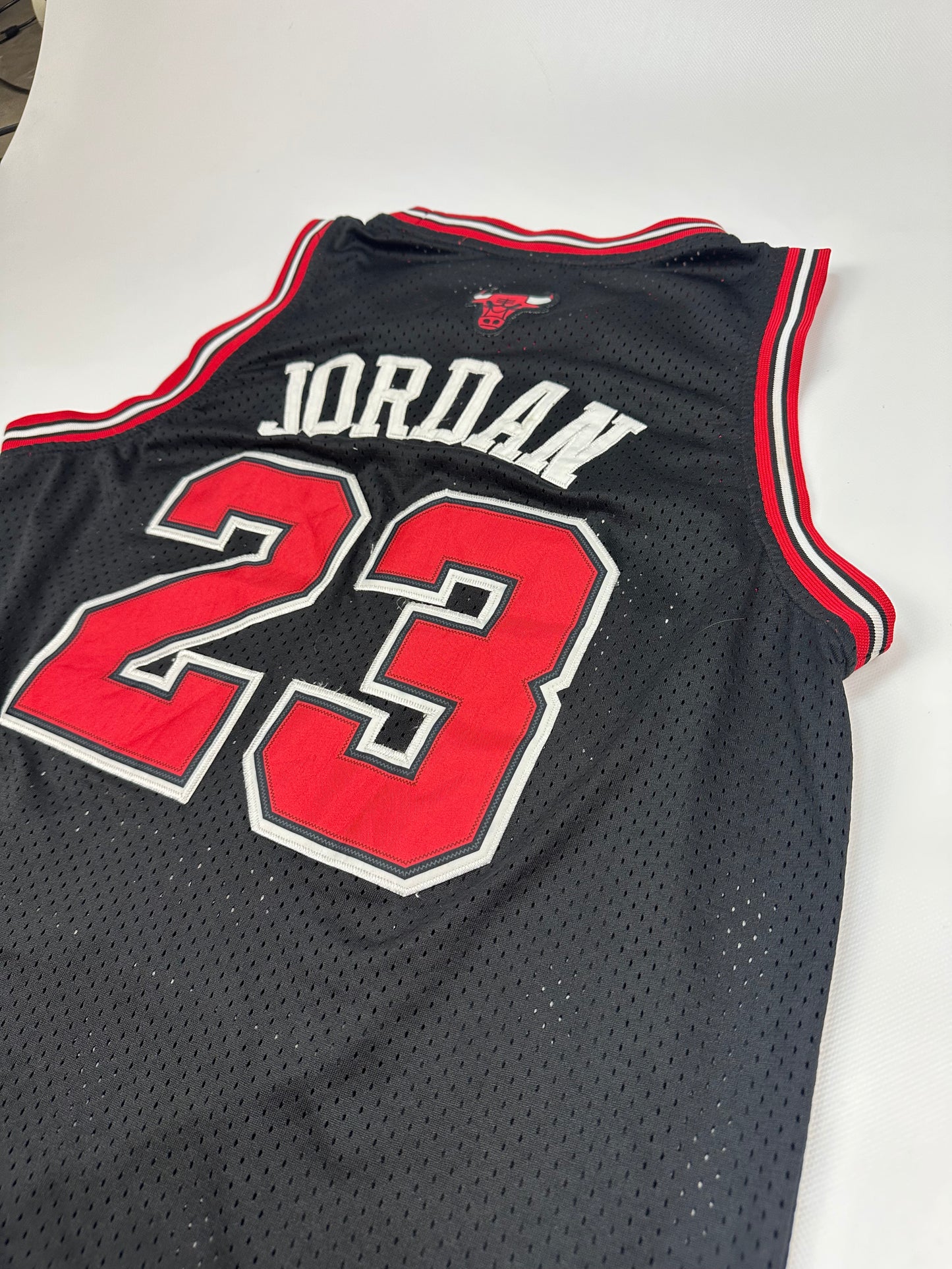 Vintage Nike Chicago Bulls / Jordan Basketball Trikot schwarz/rot Gr. M