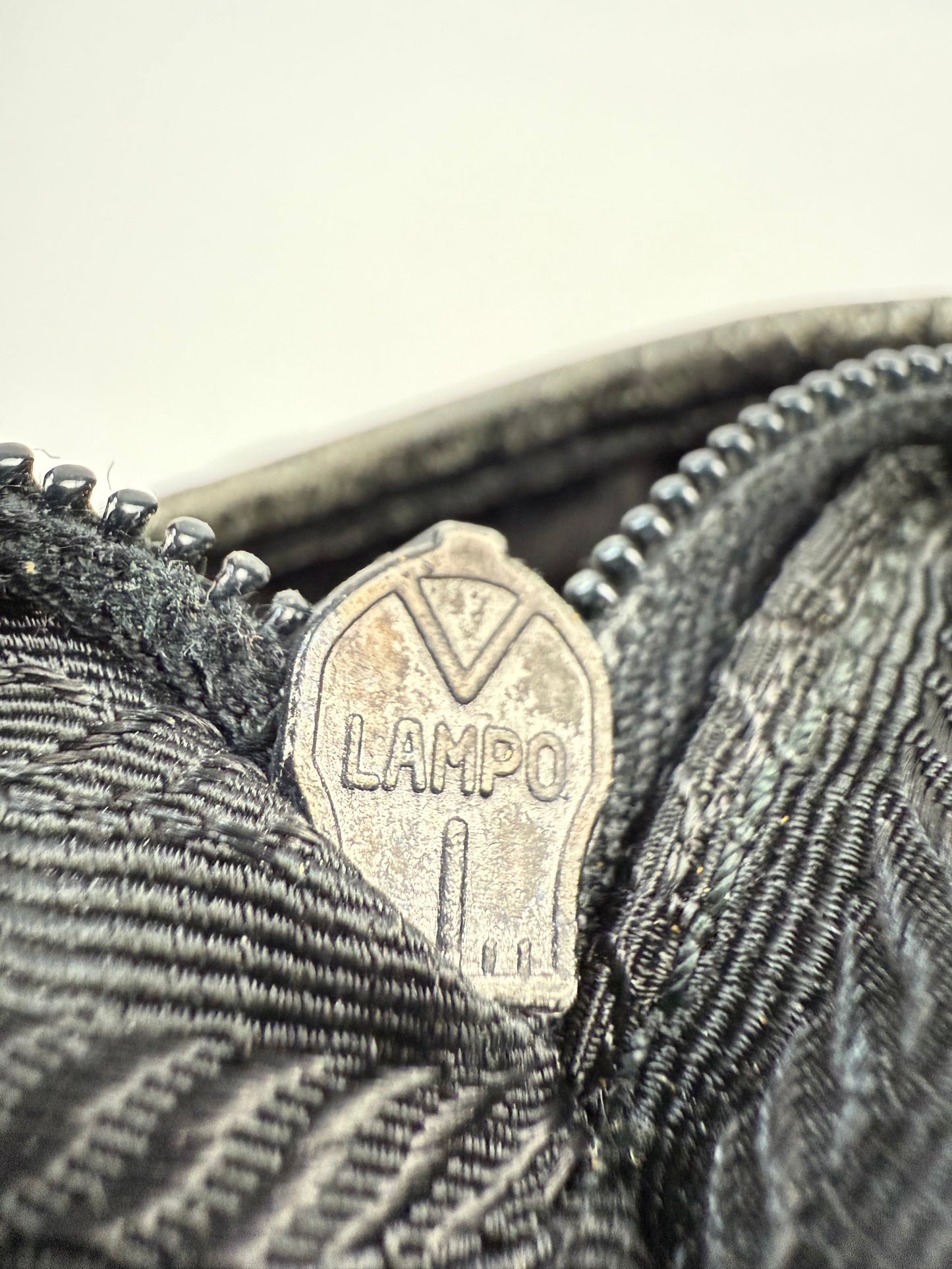 Prada Nylon Sidebag schwarz