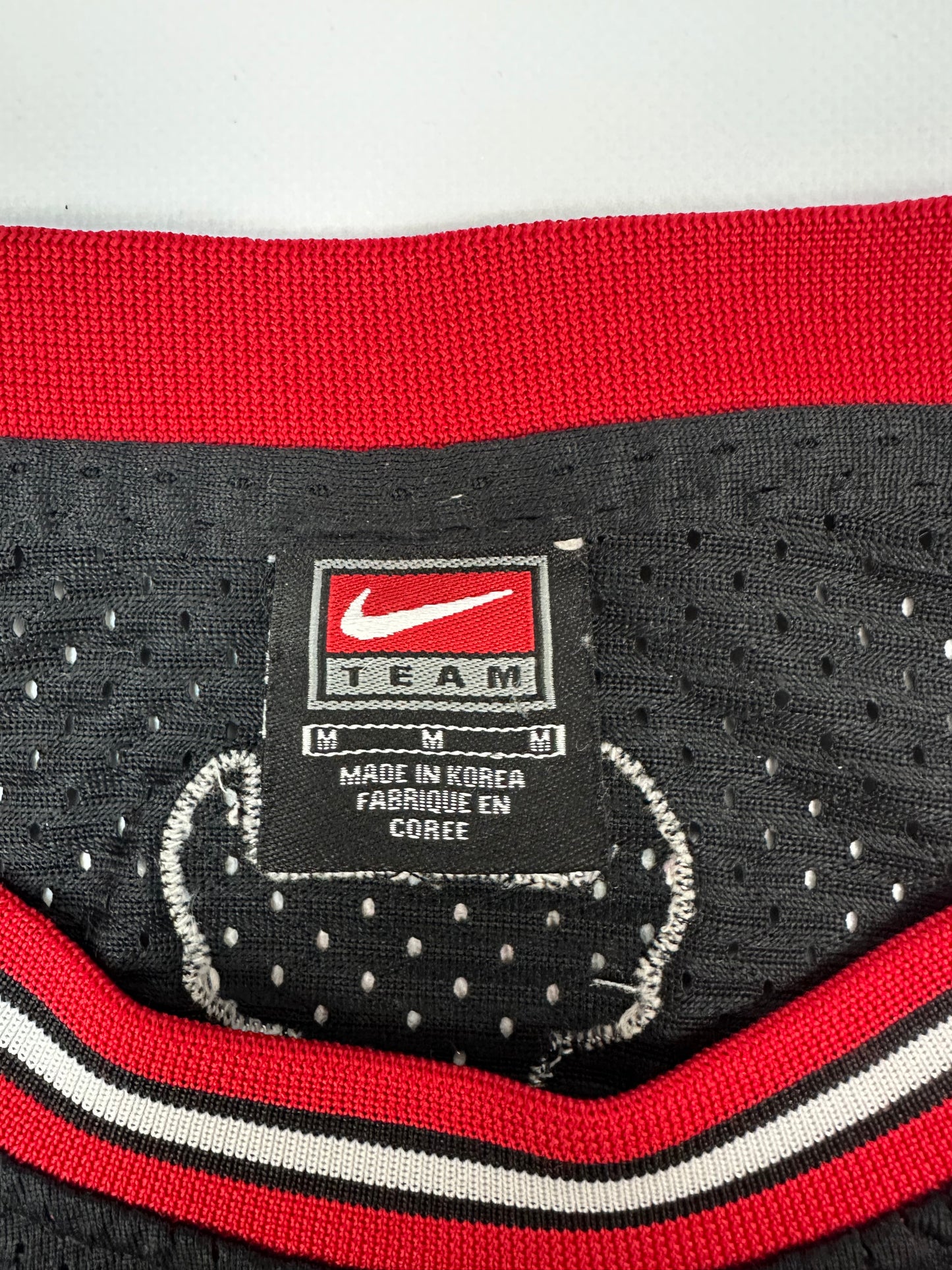 Vintage Nike Chicago Bulls / Jordan Basketball Trikot schwarz/rot Gr. M