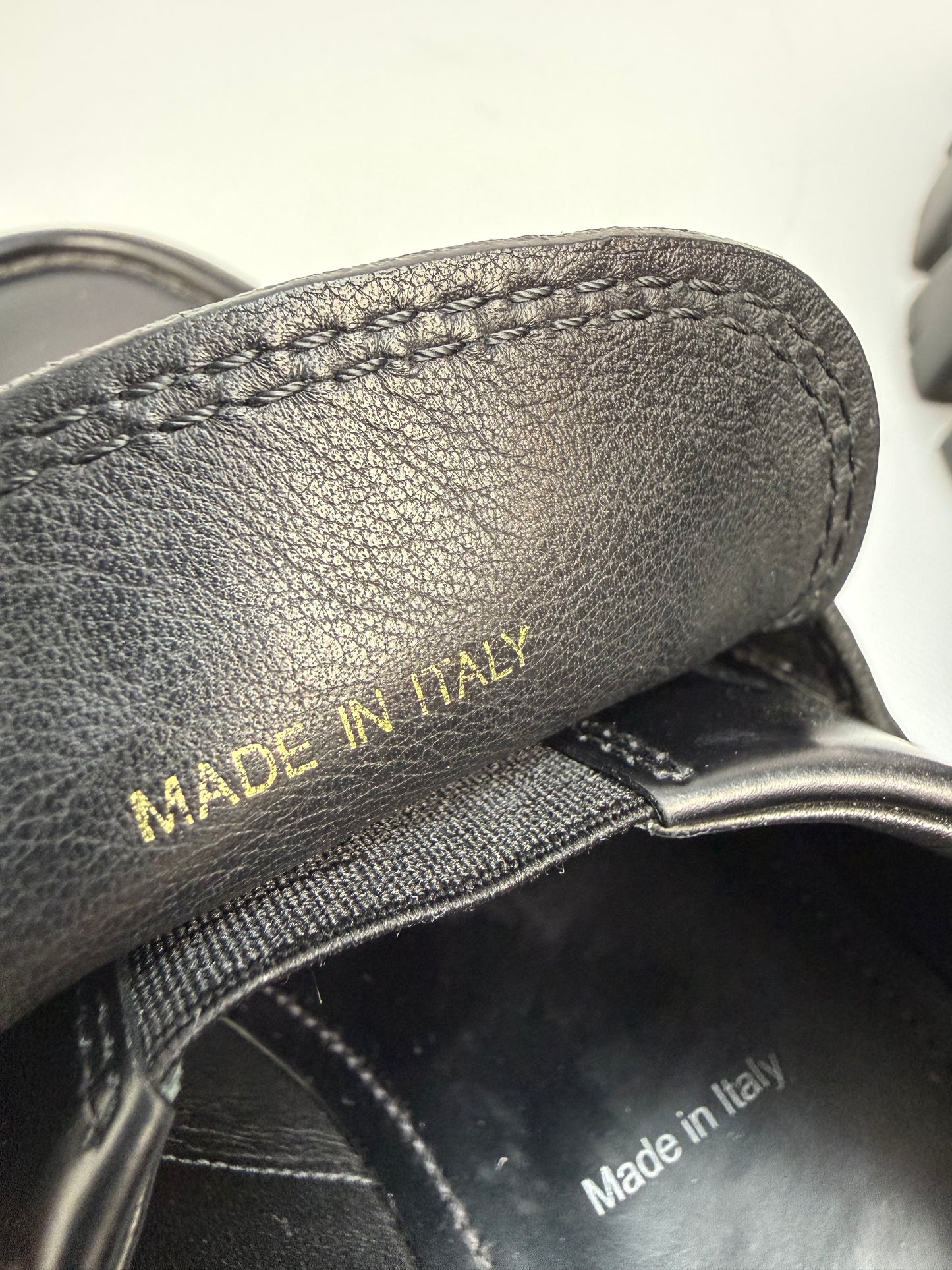 Prada Monolith Loafer schwarz Gr. 41,5