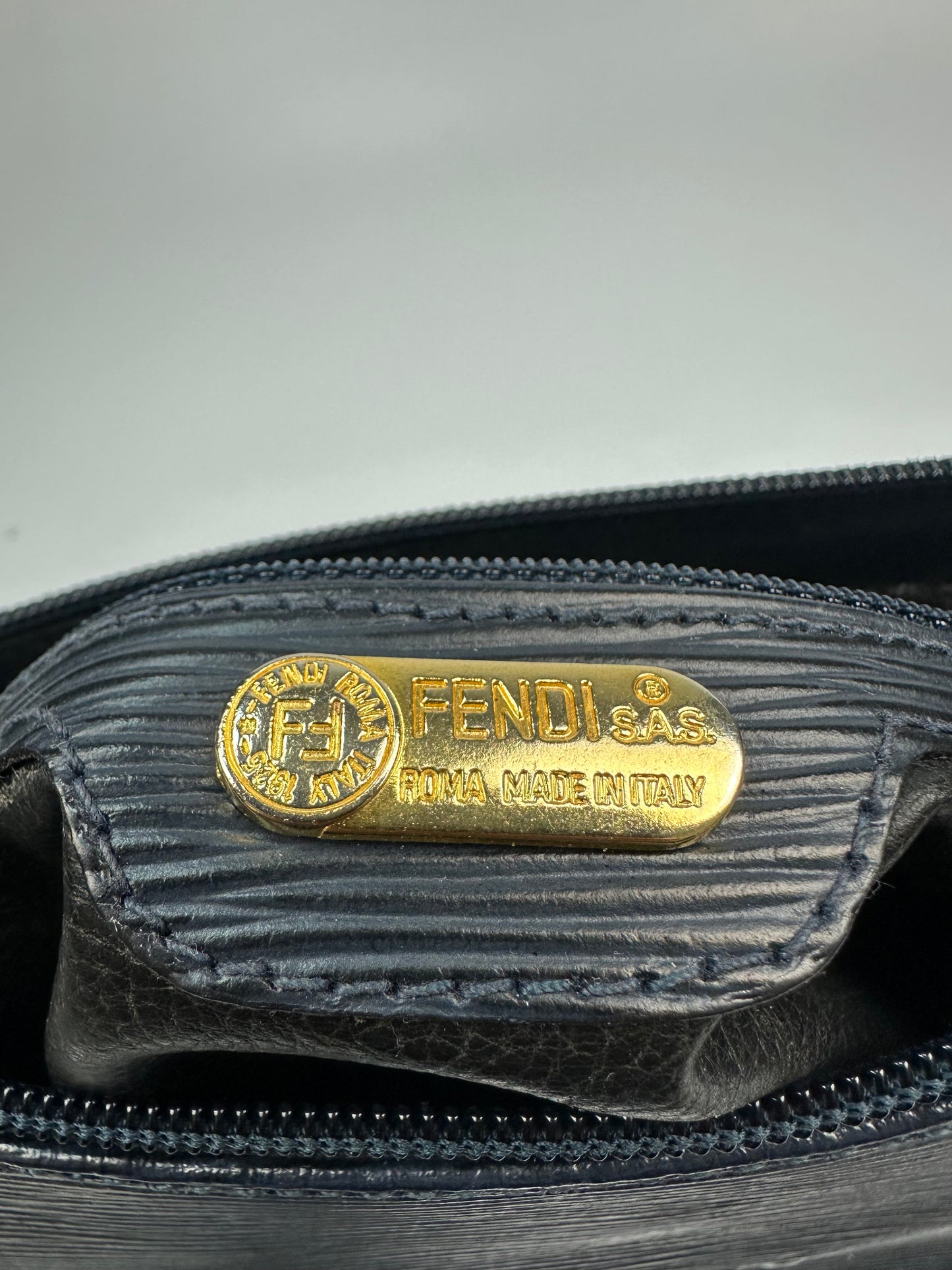 Vintage Fendi Umhängetasche navy blau/gold