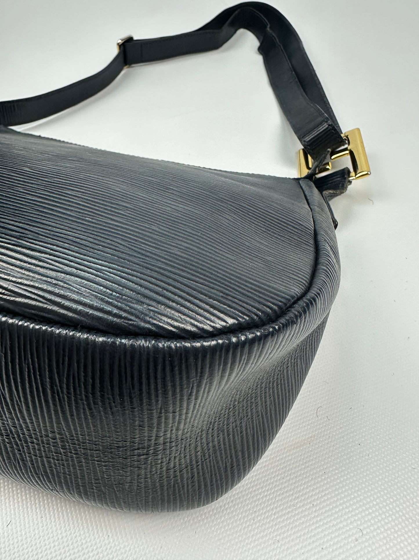 Vintage Fendi Umhängetasche navy blau/gold