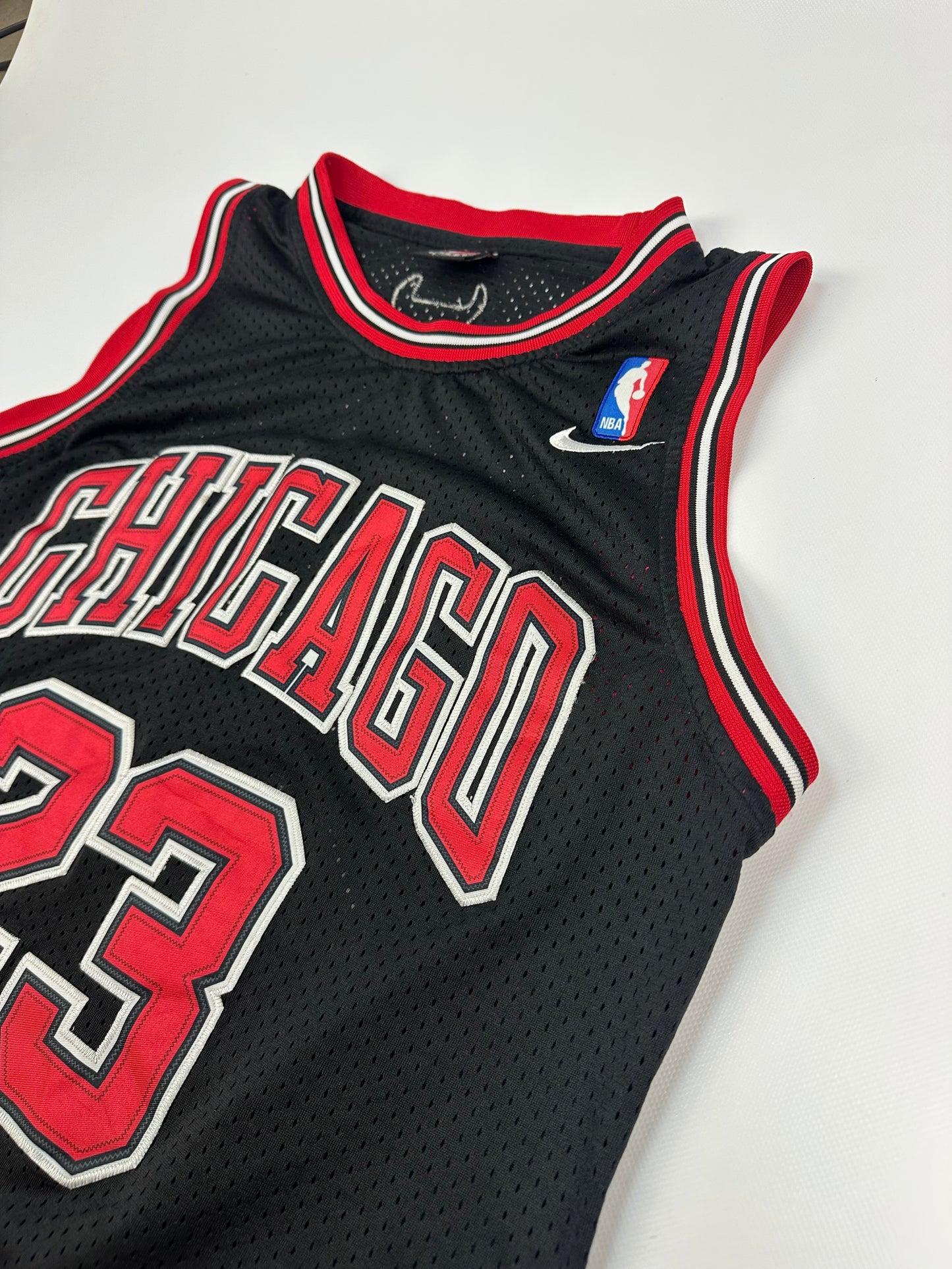 Vintage Nike Chicago Bulls / Jordan Basketball Trikot schwarz/rot Gr. M