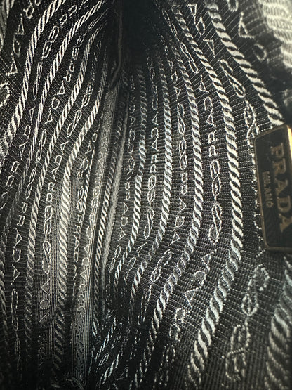 Prada Umhängetasche schwarz/gold