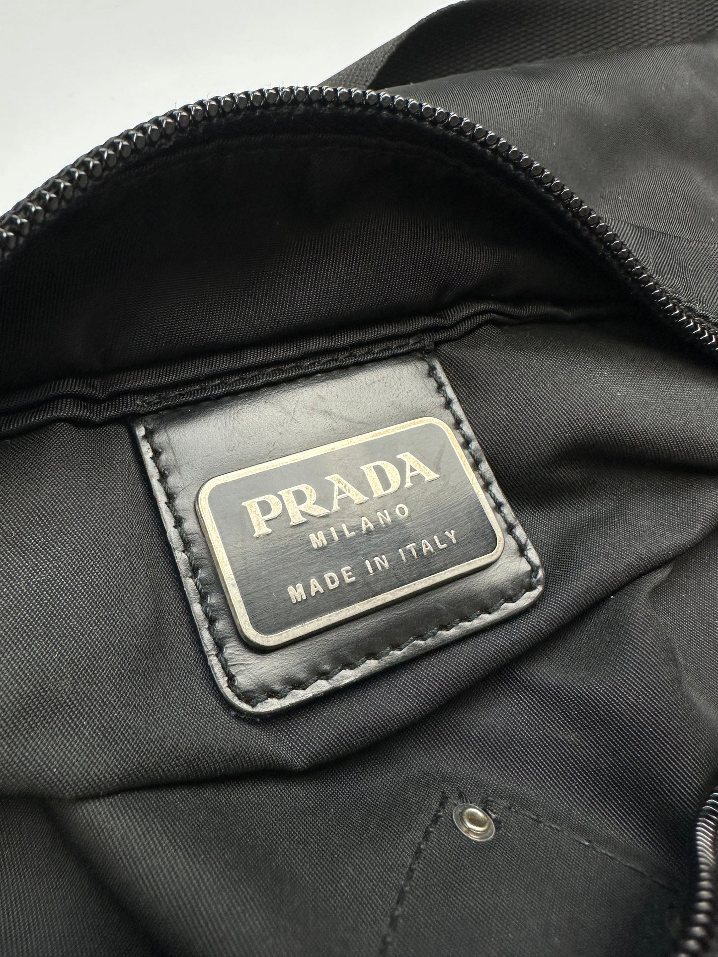 Vintage Prada Nylon Messenger Umhängetasche schwarz
