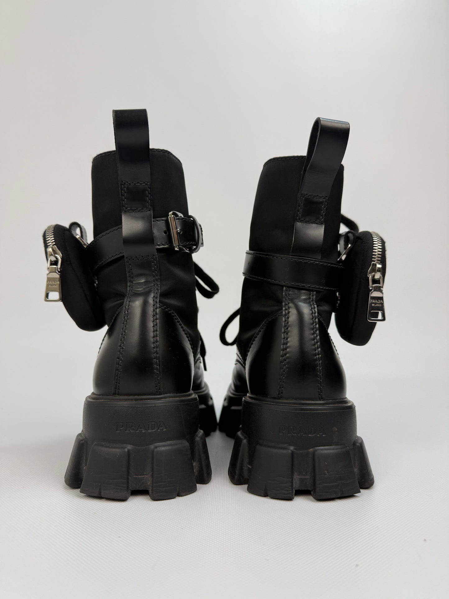 Prada Monolith Stiefel schwarz Gr. 41,5