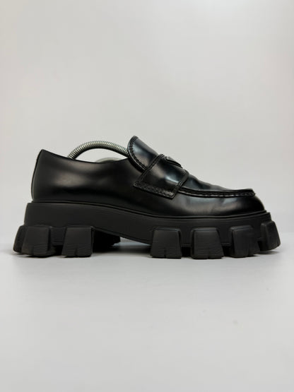 Prada Monolith Loafer schwarz Gr. 41,5