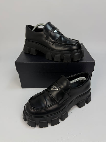 Prada Monolith Loafer schwarz Gr. 41,5