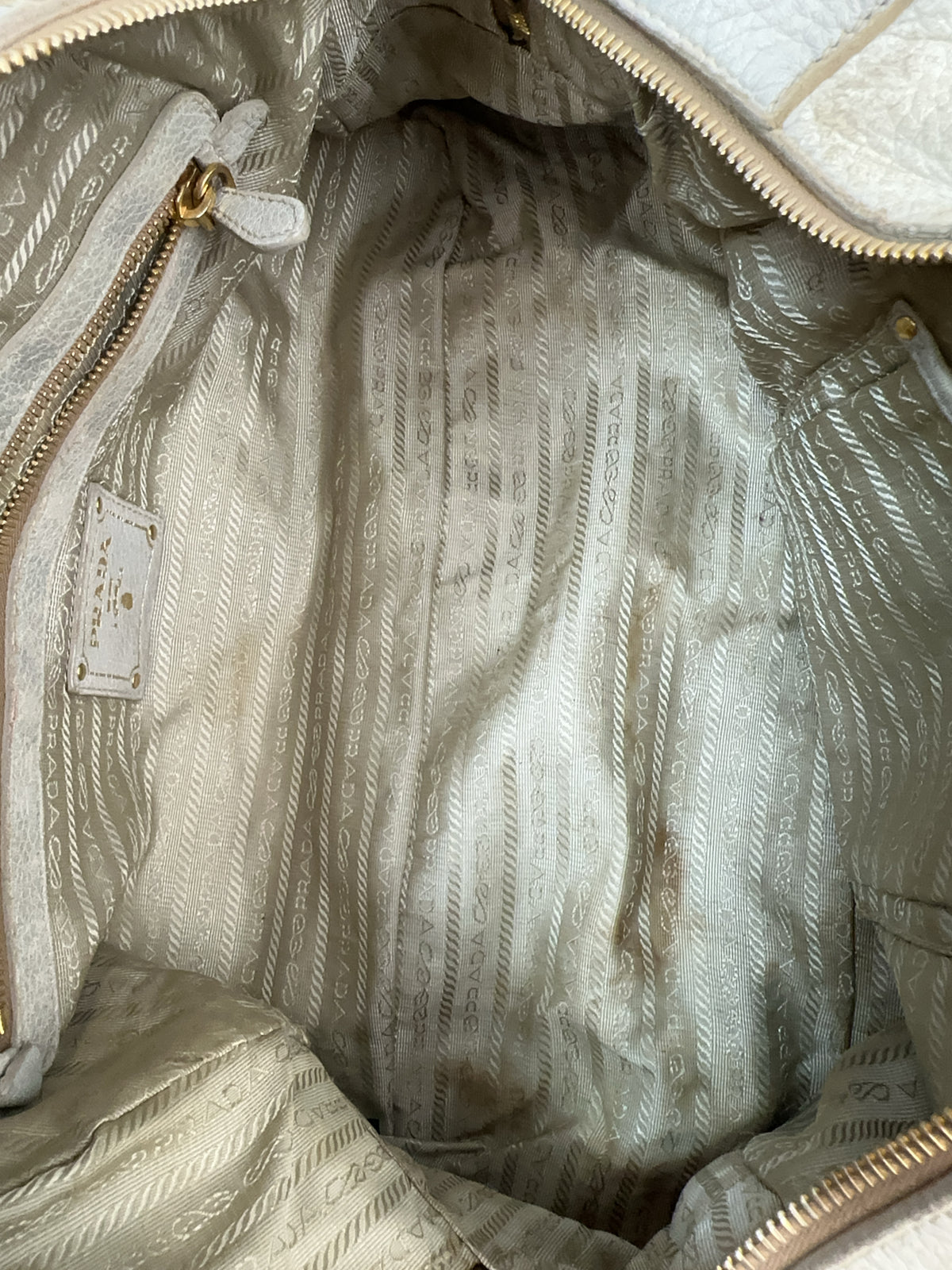 Prada "Cervo" Patch Tasche