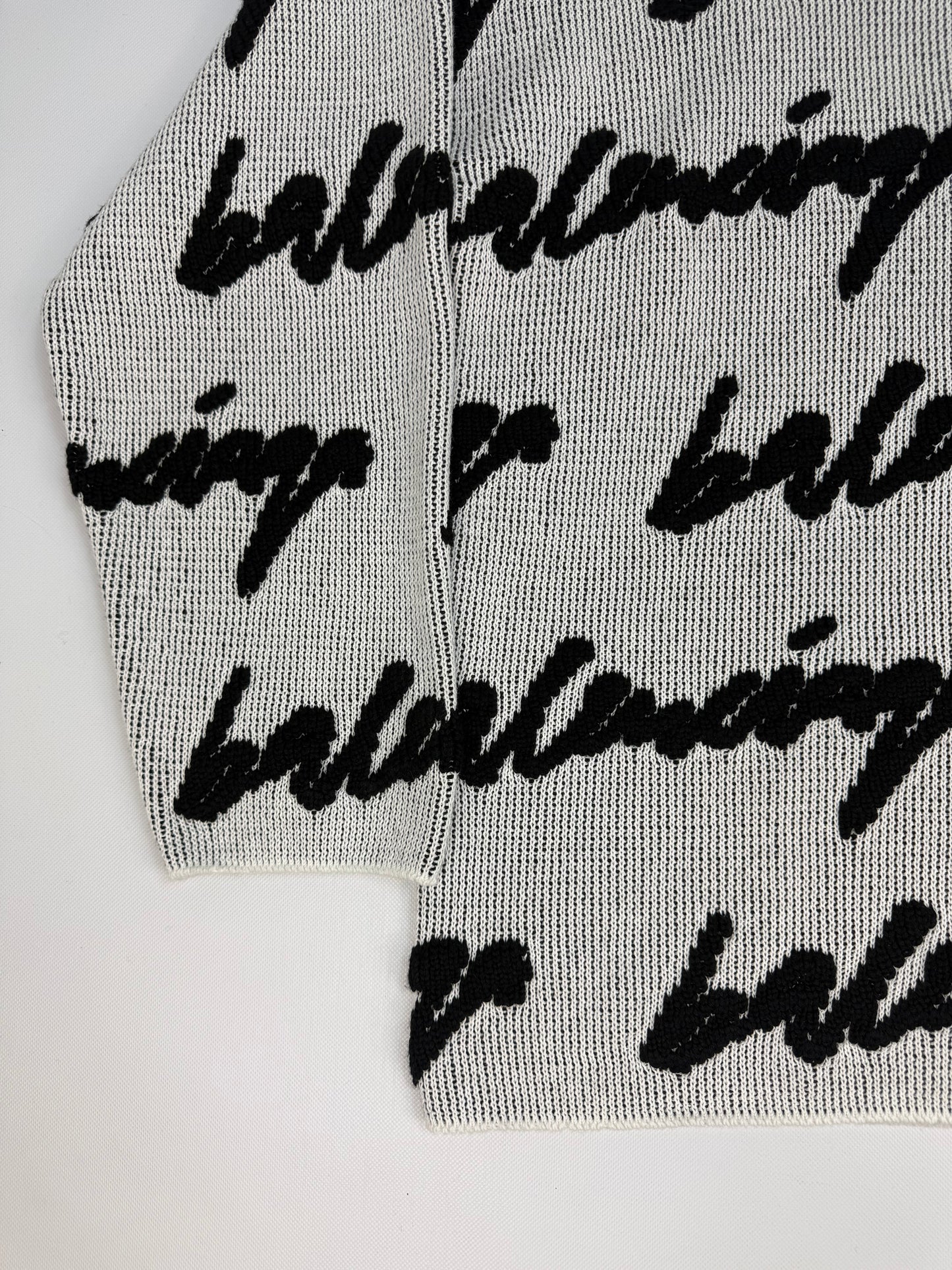 Balenciaga Pullover weiß / schwarz Gr. M