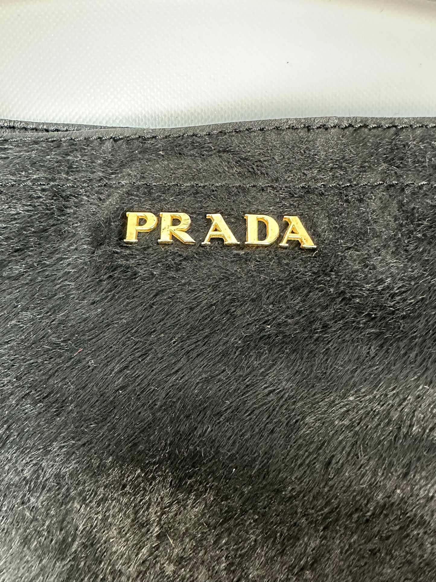 Vintage Prada Ponyhair Soulder Bag schwarz/gold