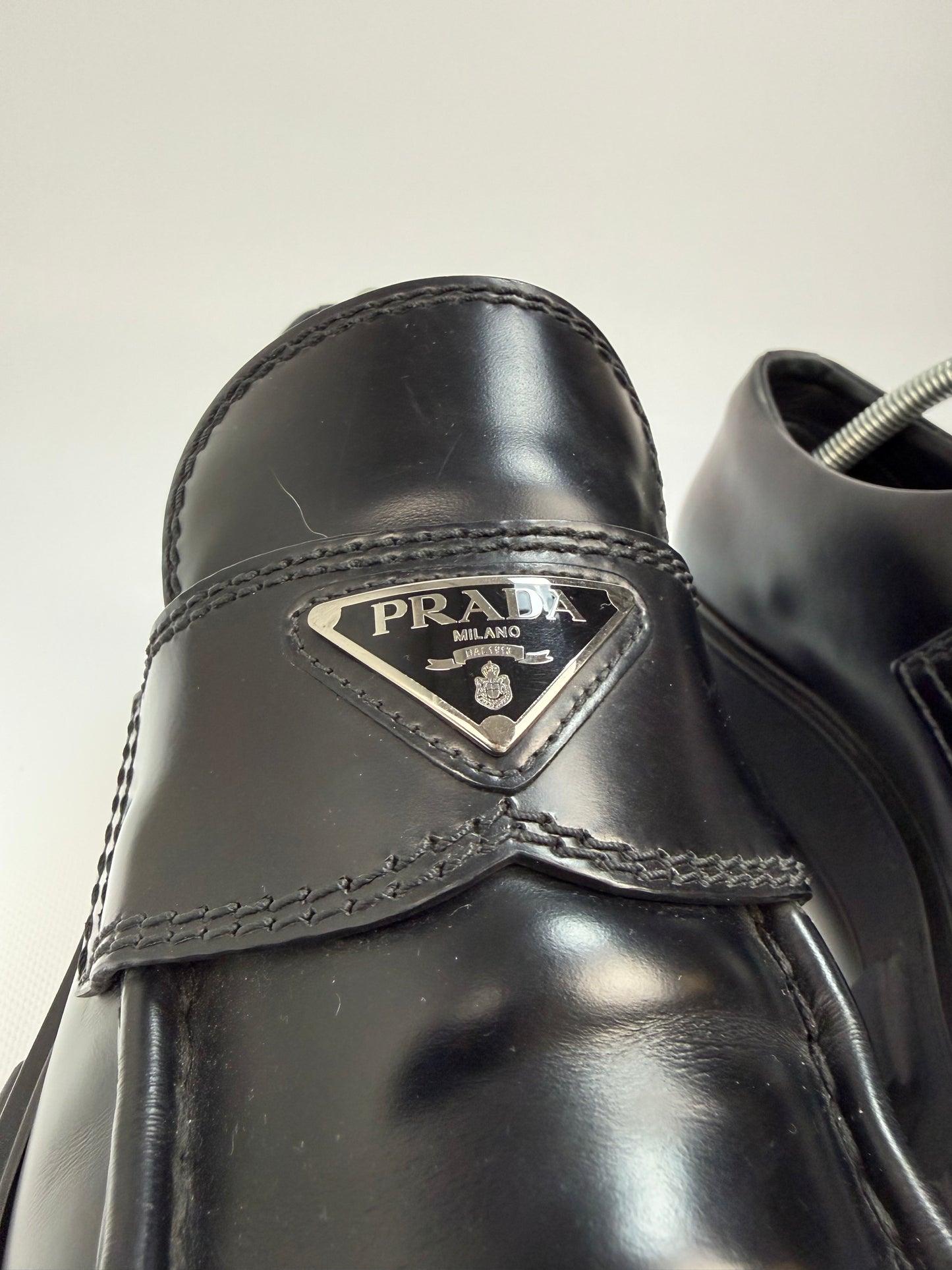 Prada Monolith Loafer schwarz Gr. 41,5