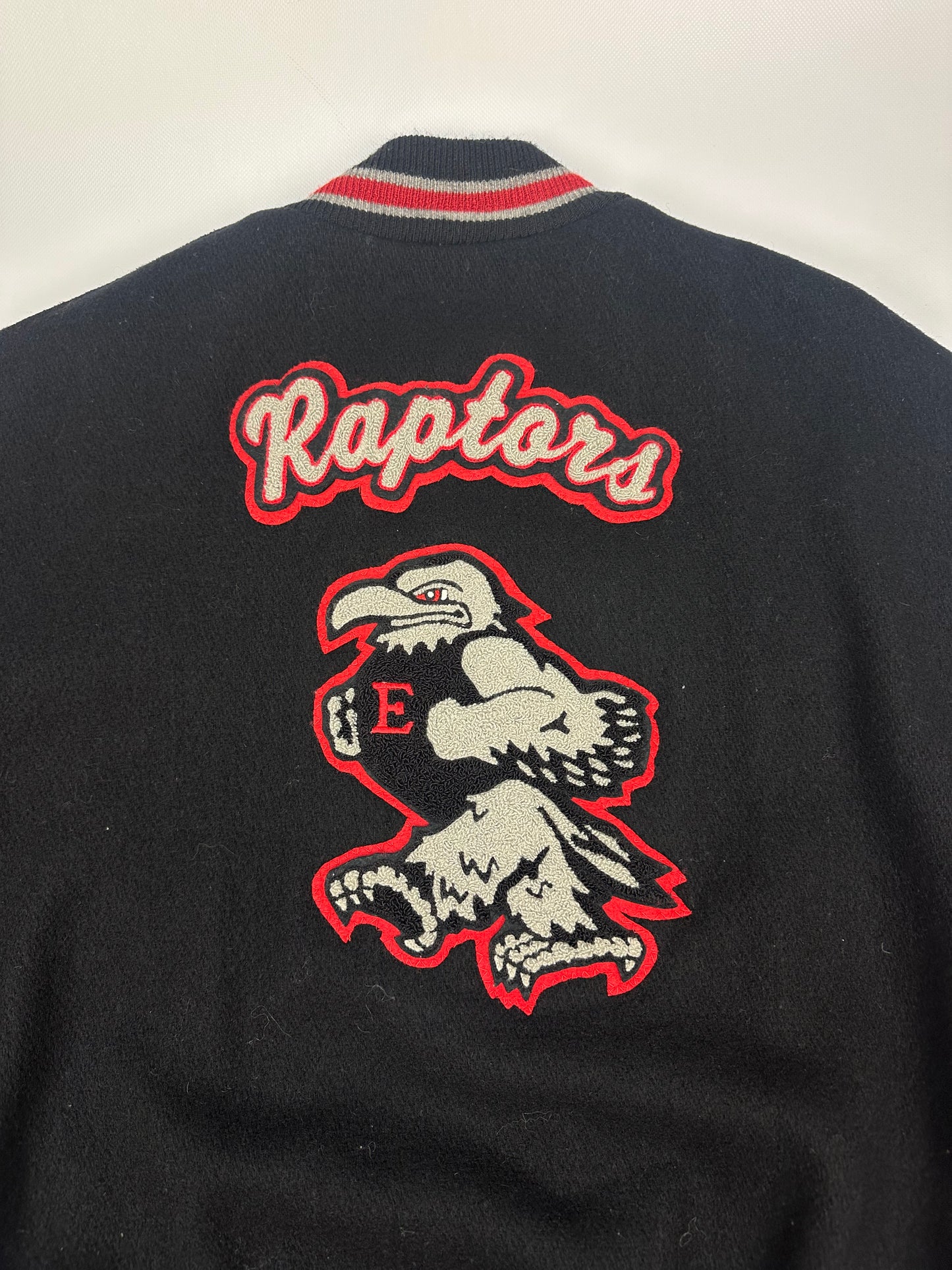 Vintage DeLong Raptors College jacke schwarz/rot Gr. L
