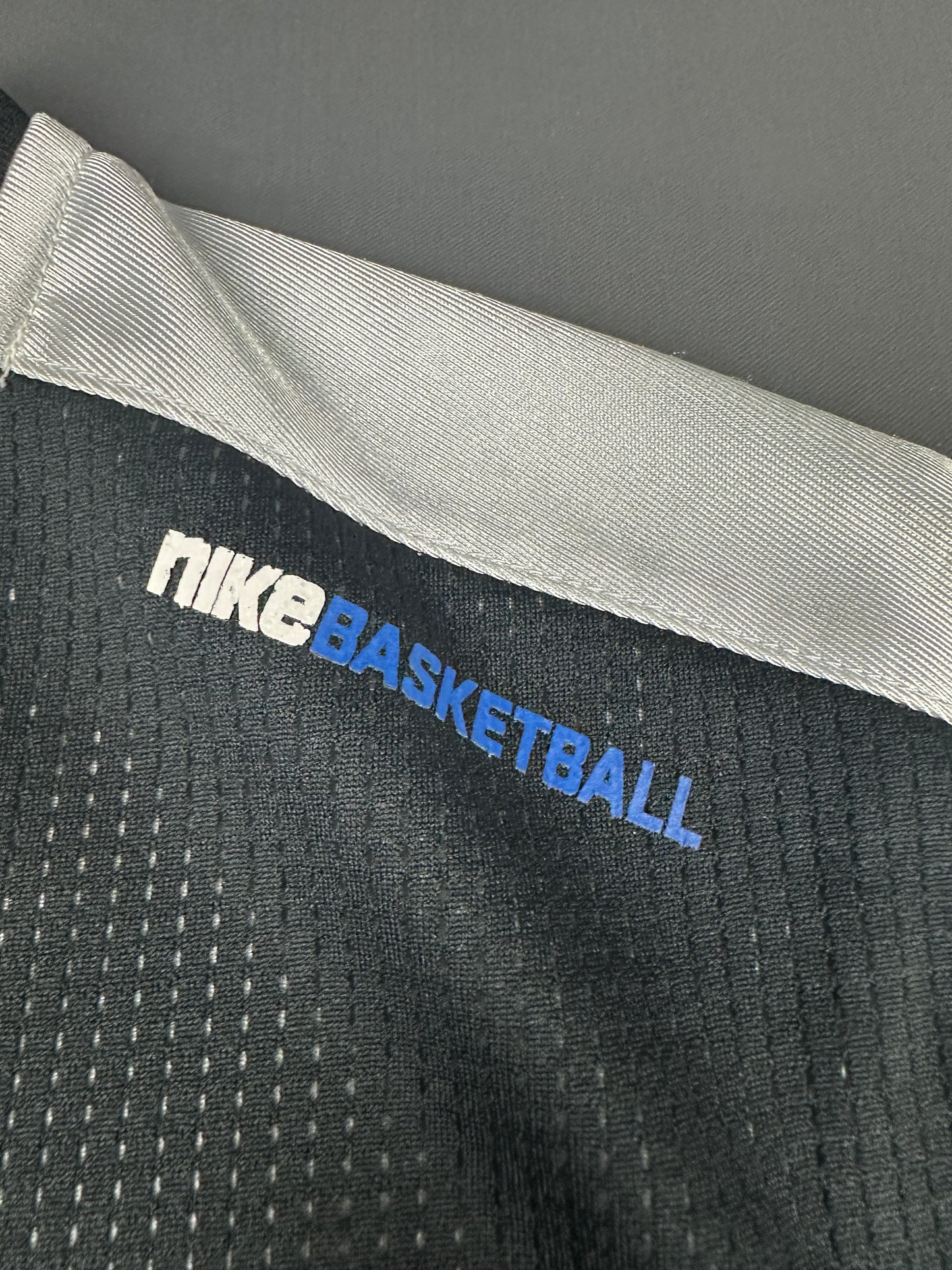 Vintage Nike Baskeball Jersey schwarz Kids XL