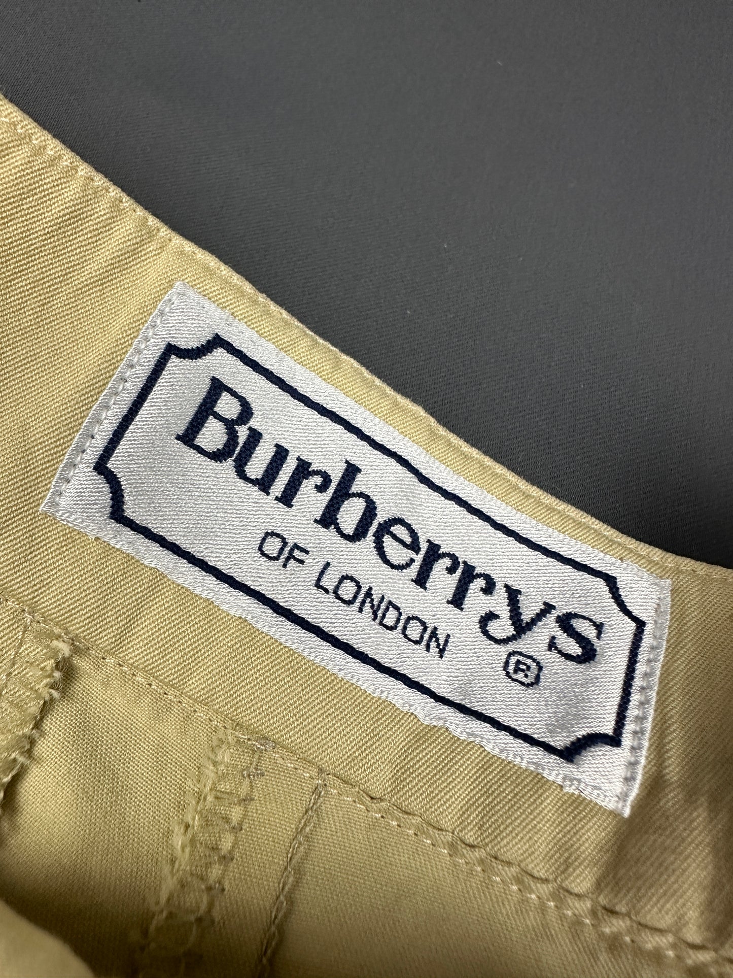 Vintage Burberrys shorts beige women's 38