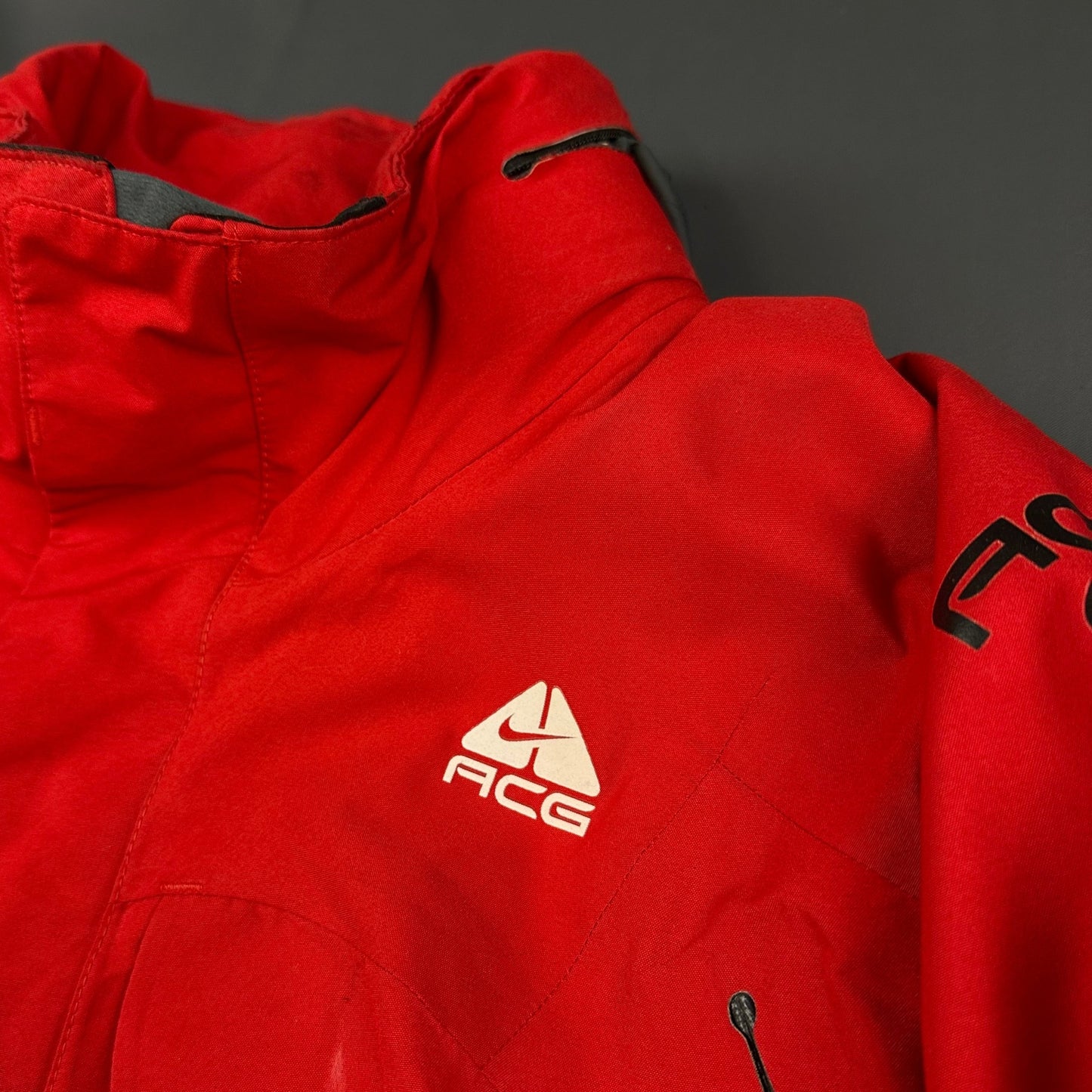 Vintage Nike ACG jacket red S