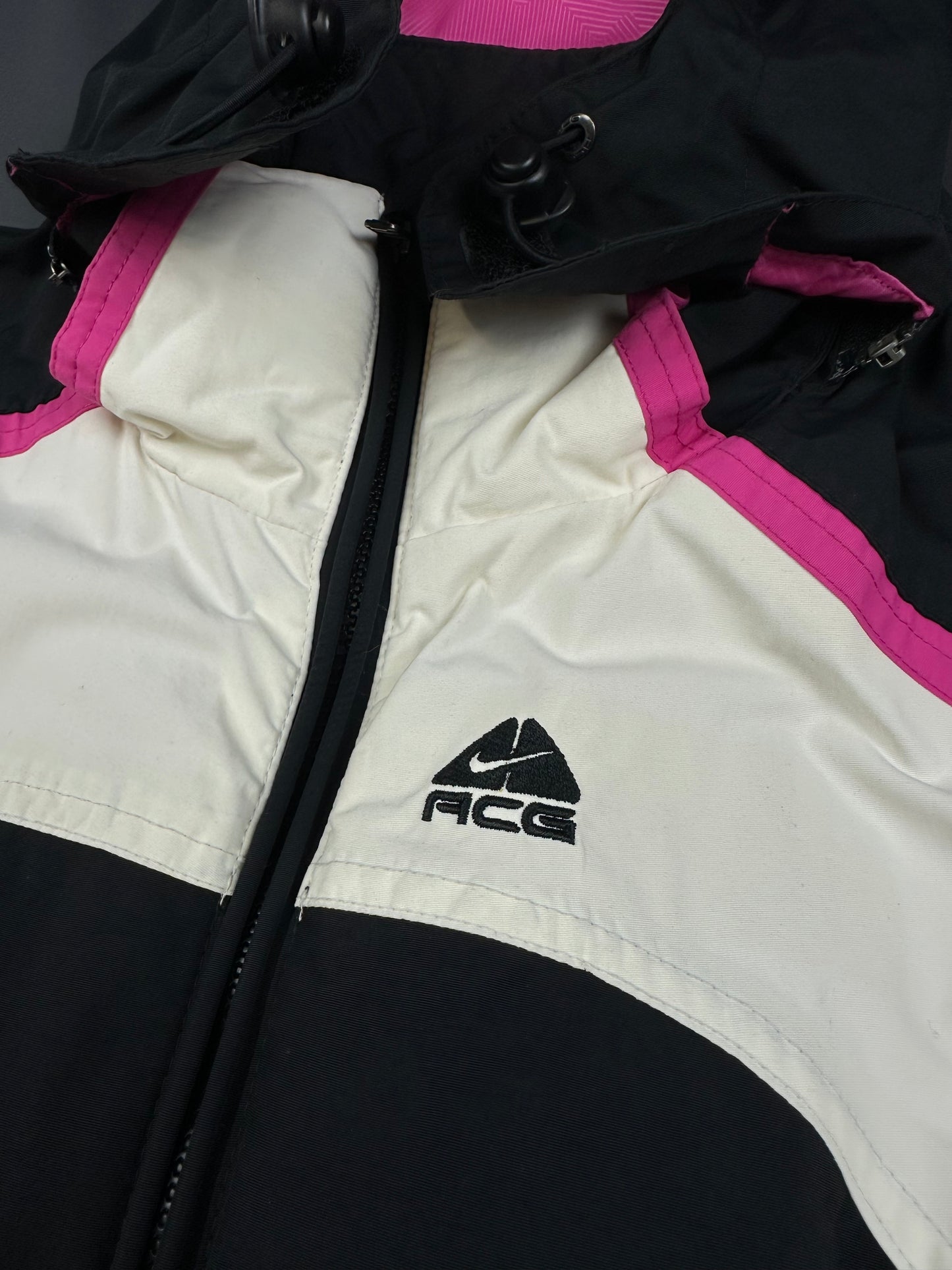 Vintage Nike ACG jacket black women's M