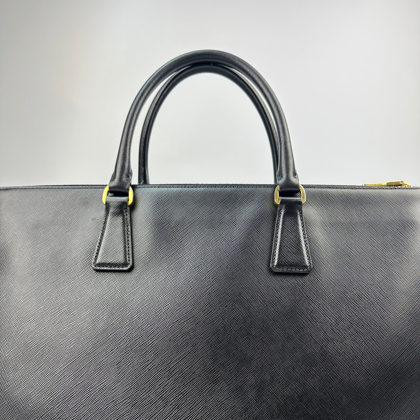 Vintage Prada Fuoco Saffiano Lux Handtasche schwarz