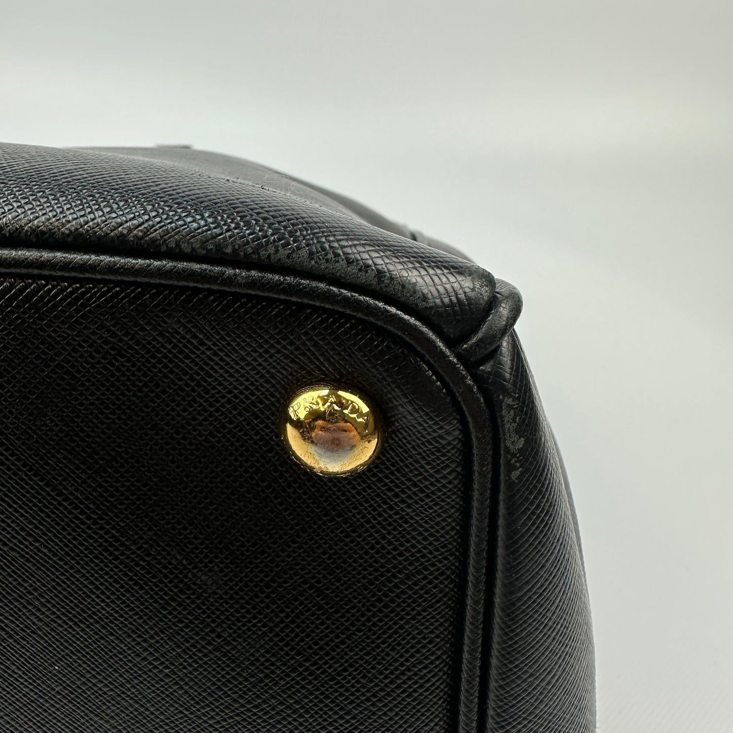 Vintage Prada Fuoco Saffiano Lux Handtasche schwarz