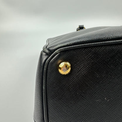 Vintage Prada Fuoco Saffiano Lux Handtasche schwarz