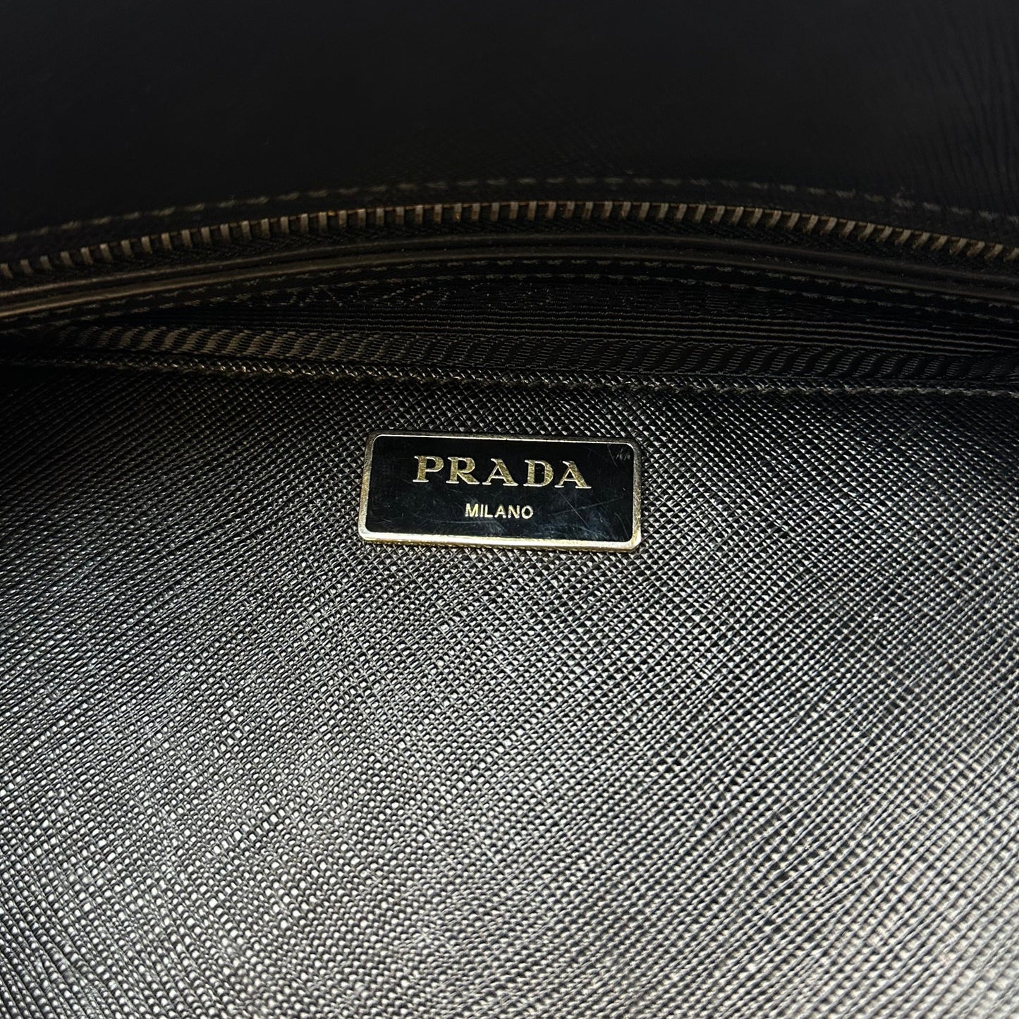 Vintage Prada Fuoco Saffiano Lux Handtasche schwarz