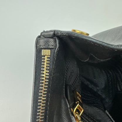 Vintage Prada Fuoco Saffiano Lux Handtasche schwarz