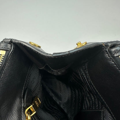Vintage Prada Fuoco Saffiano Lux Handtasche schwarz