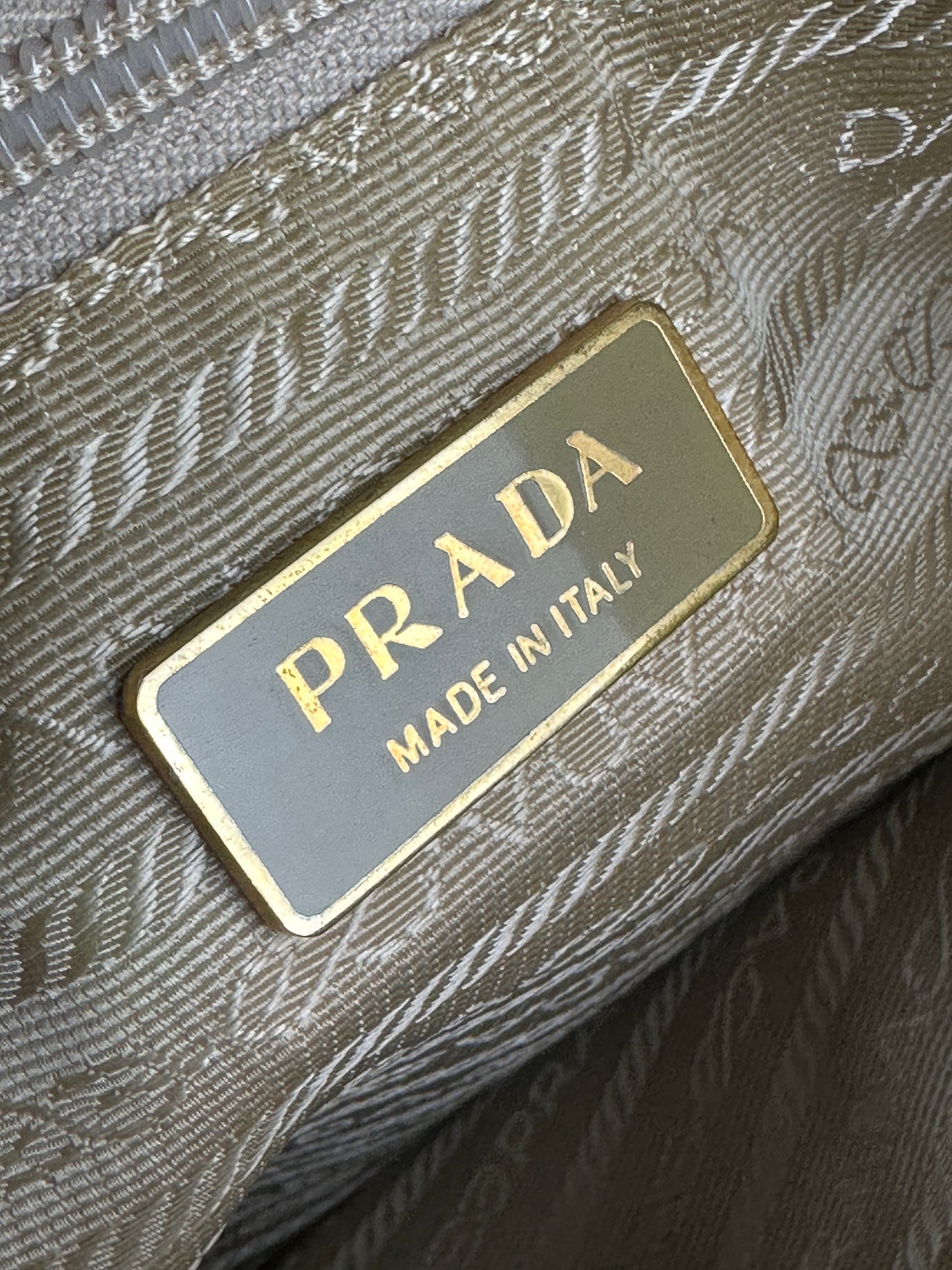 Vintage Prada Nylon Handtasche gelb