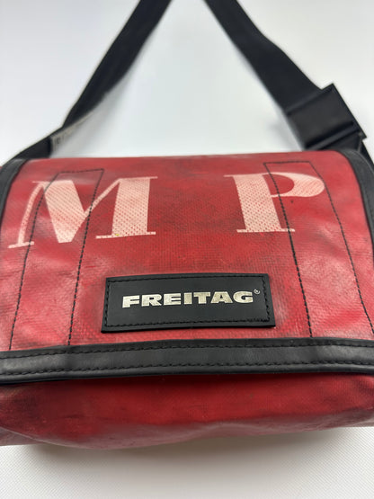 Freitag Umhängetasche rot
