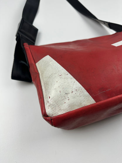 Freitag Umhängetasche rot